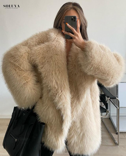 Frost Elegance - Warme Bontmantel